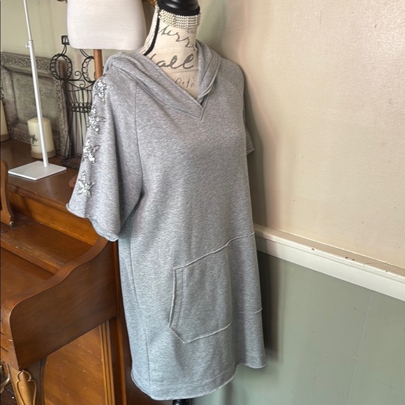 Gray Oversized Midi Dress with V-Neck Short Sleeve Pockets Sequin Star Hooded - Picture 1 of 4